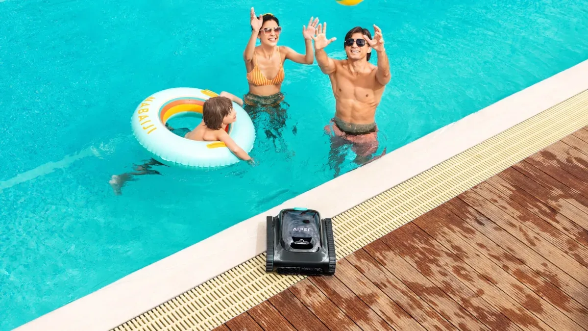 How do robot pool cleaners navigate: random drift, gyroscopes, or smart mapping?